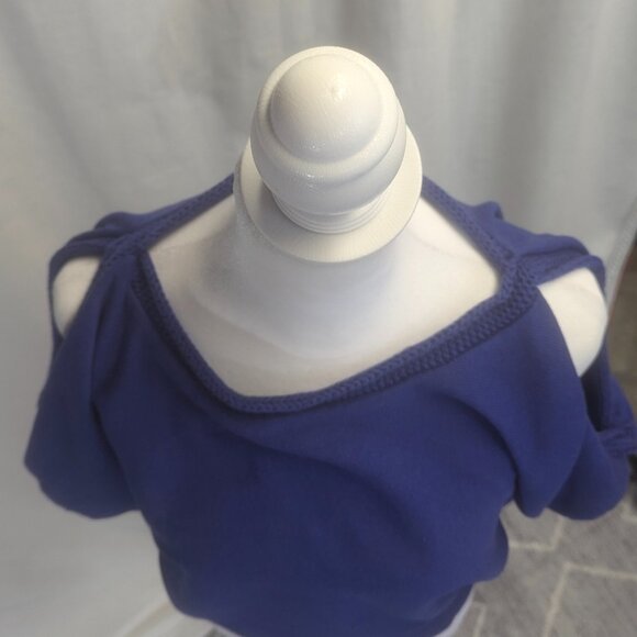 Trina Turk Size Small Periwinkle Cold Shoulder Sweater - Picture 13 of 13